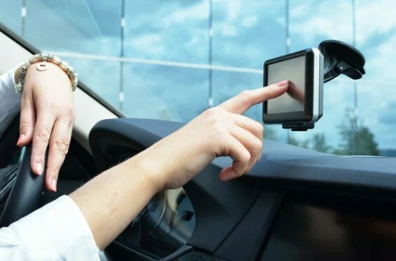Tips Pakai GPS Mobil Praktis dan Aman